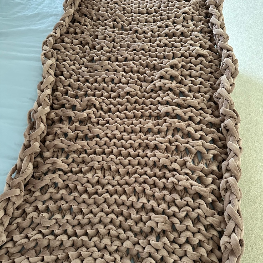 Bearaby Velvet Napper Knit Weighted Blanket